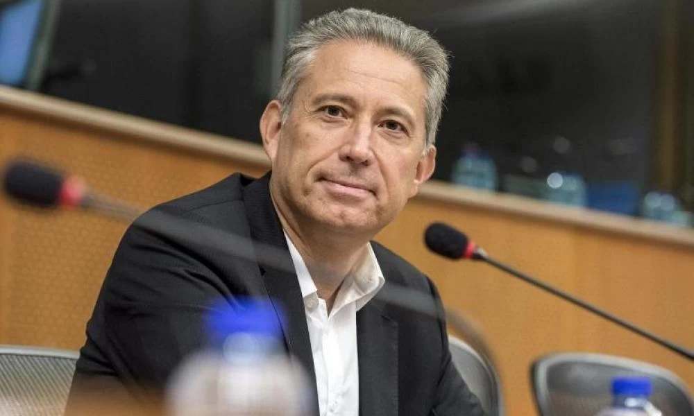 Χρυσόγονος: "Υποχρεωτικός ο εμβολιασμός δεν μπορεί να γίνει"
